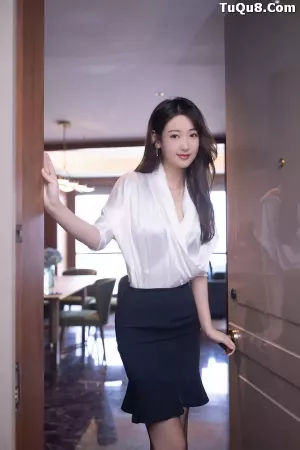 XRFW026秀人番外 唐安琪 - 白T黑短裙 主题摄影[76P]