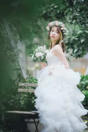 国产Coser美女_清青琴玖_No.013 – 花嫁浪漫 主题写真 [31P]