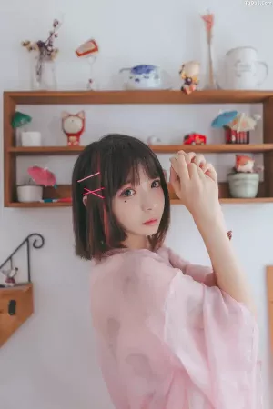 Coser美女疯猫ss No.005 - 粉红日常 主题写真 [19P]