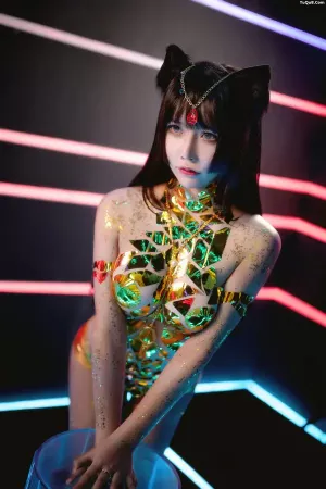Coser美女抱走莫子aa-No.025 - 金色传说 主题写真 [35P]