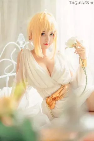 Coser美女蜜汁猫裘No.006 – 尼禄睡裙 主题写真 [10P]