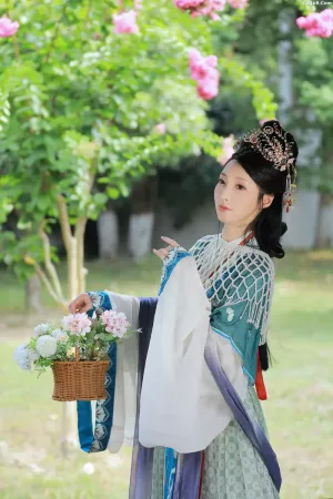 [YITUYU艺图语]No.20250161_01.30 秋风起 李猜  [23P]