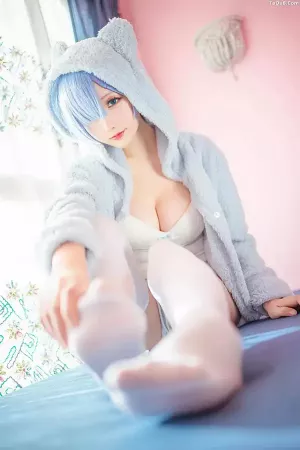 Coser美女星之迟迟No.056 - 蕾姆猫娘睡衣 主题写真 [14P]
