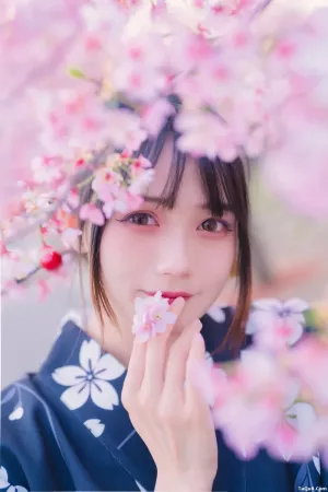 颜值博主_兔子Zzz不吃胡萝卜_No.021 – 樱花烂漫时 主题写真 [25P]