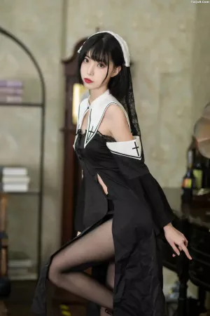 动漫博主_许岚LAN_No.016 – 修女黑丝 主题写真 [40P]