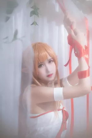 国产Coser美女三度_69-No.018 – 亚斯娜 主题写真 [40P]