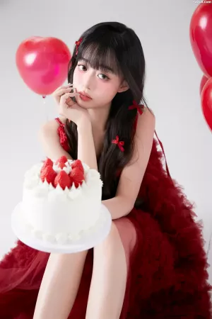 [YITUYU艺图语]No.20250021_01.05 红色气球生日写真 菠萝包 [25P]